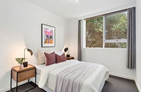 FANTASTIC 2 BEDROOM APARTMENT IN RICHMOND HILL LOCATION - Photo 3