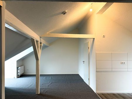 Außergewöhnlich Wohnen unterm Dach: Mietwohnung mit vier Zimmern in zentraler Lage von Gevelsberg - Photo 4