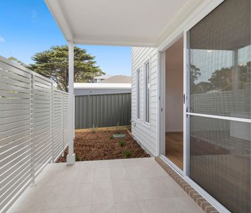 Brand New Luxury Living - Photo 5