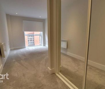 2 bedroom flat to rent - Photo 2