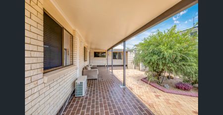 HOT NEW LISTING AND SO CLOSE TO BEACH ! - Photo 3