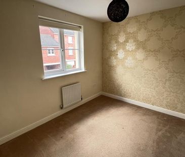 4 bedroom semi-detached house to rent - Photo 5