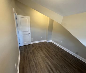 For Lease - 460 Park Road Unit# Upper, Oshawa, Ontario - Photo 4