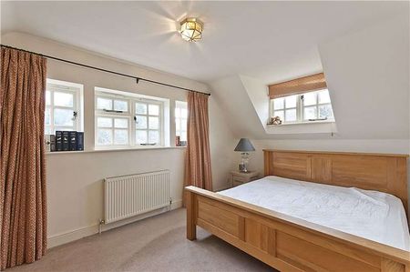 A charming three bedroom cottage situated in a stunning parkland setting - Photo 4