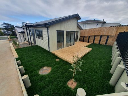 45E Prospect Terrace, Pukekohe - Photo 2