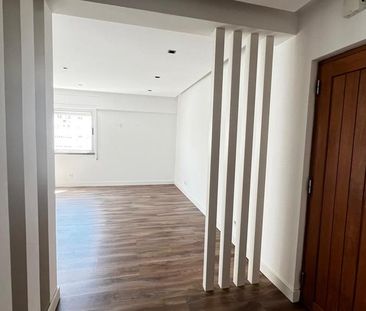 Apartamento T1 para arrendamento sem móveis no Monte Estoril - Photo 5