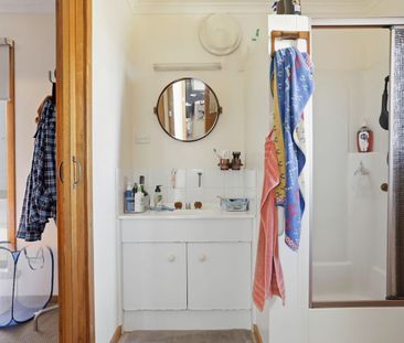 Neat and Tidy Unit in Newnham - Photo 2
