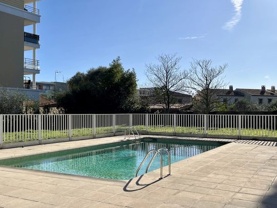 Antibes - location studio dans résidence avec piscine - Photo 1