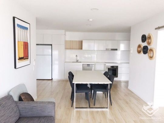 Stunning 2 Bedroom, Partially Furnished - Photo 1