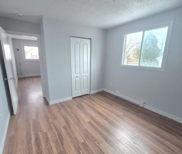 184 Simcoe Street #2 - Photo 2