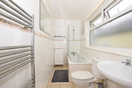 3 bedroom terraced house to rent - Photo 5