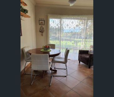 2 bedroom fully renovated small home - Photo 3