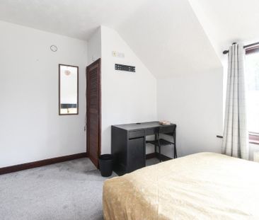 3 bedroom semi-detached house to rent - Photo 5