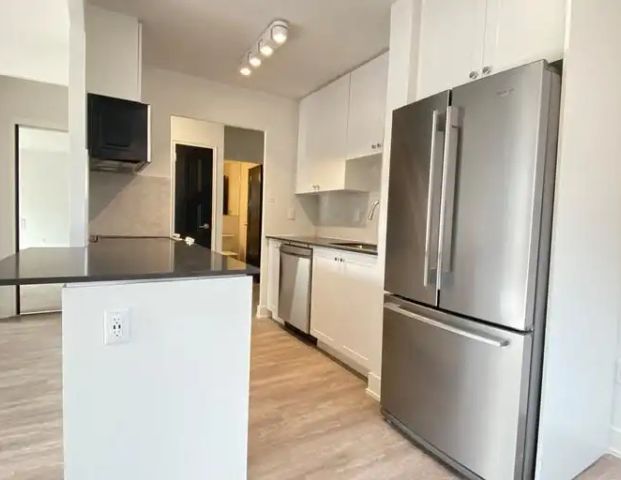 66 Spadina Road — 1 Bedroom - Photo 1