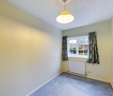 2 bedroom end of terrace house to rent - Photo 4