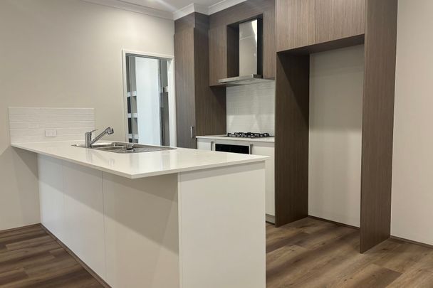 Modern, 3-Bedroom Villa in a Prime Location - Photo 1