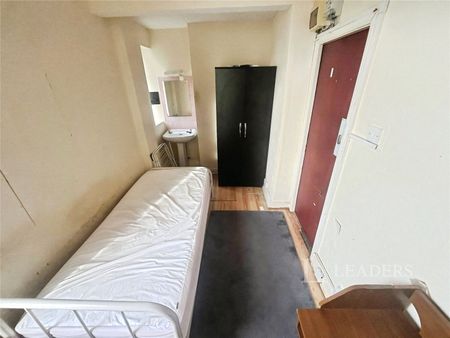 1 bedroom detached to rent Cromwell Hill, Luton, Bedfordshire, LU2 - Photo 4