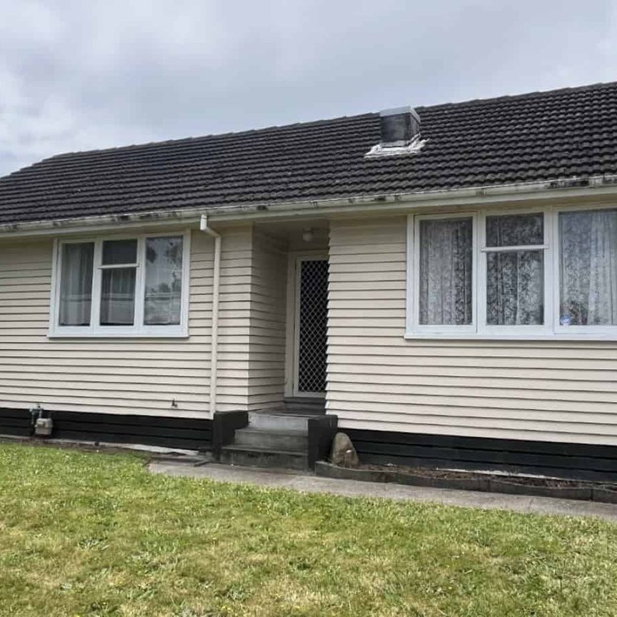 THREE BEDROOMS - HIGHBURY - Photo 1