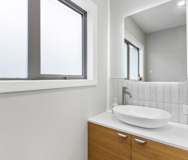 Luxurious Appointed Unit with Water Views - Photo 1