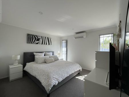 PERFECT FAMILY HOME - Photo 4