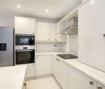 Bespoke and contemporary two bedroom detached property with parking... - Photo 2