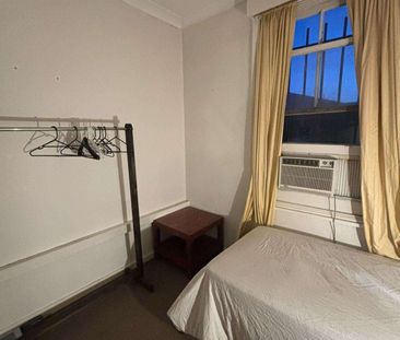 East Melbourne - Photo 4