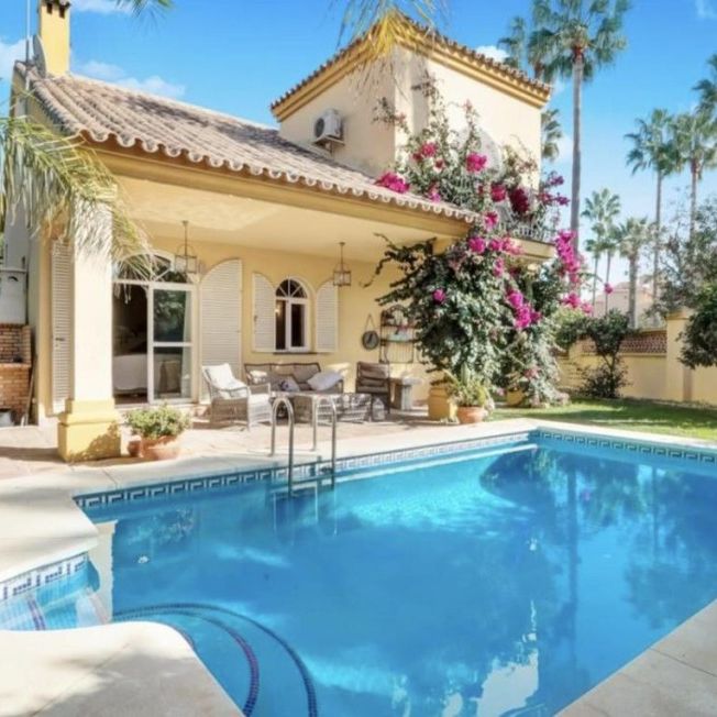 AM4200 - Chalet for rent Carib Playa, Marbella, Málaga, Spain - Photo 1