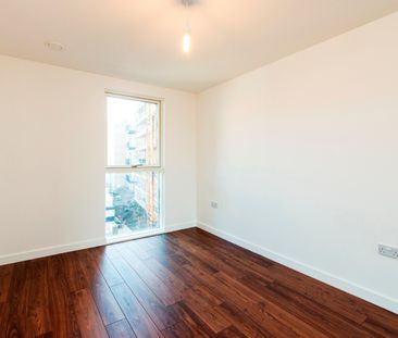 1 Bed Flat, Atkins Square, E8 - Photo 3