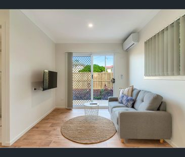 4 Rannock Street, Wynnum, Qld 4178 - Photo 2