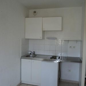 Studio - Aix-En-Provence (13100) - 17.23 m² - - Photo 3