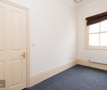 2 bed flat to rent in Warrior Square, St Leonards-on-Sea - Photo 1