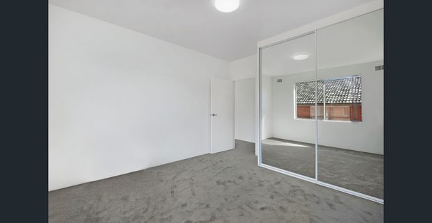 Convenient location - Photo 1