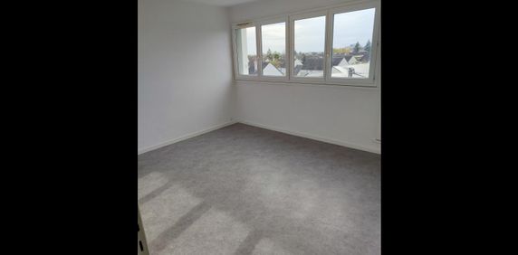 Location Appartement 2 pièces 48 m² Issoudun - Photo 2