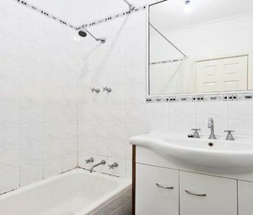 Spacious Charming Family Home - Photo 1