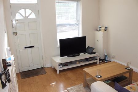 West End Road, High Wycombe - Photo 3