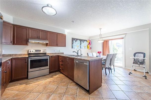 For Lease - 887 Frontenac Crescent, Woodstock, Ontario - Photo 1