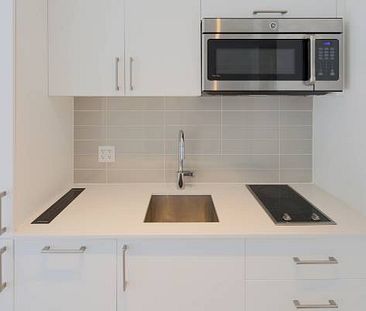 Modern 1-Bed Condo Suite at Bathurst and Front - Photo 1