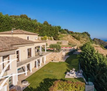 Maison à louer Cagnes Sur Mer, Cote d'Azur, France9 000 EUR / Mois - Photo 3