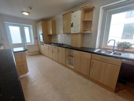 2 bedroom flat to rent - Photo 4
