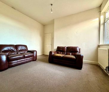 2 bed upper flat to rent in NE22 - Photo 5