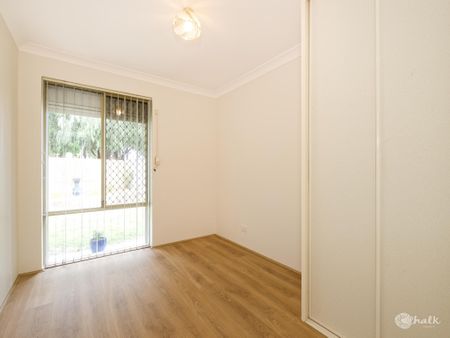 BEAUTIFUL PROPERTY ! GREAT LOCATION! - Photo 2