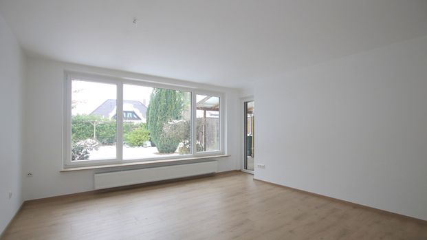 Renoviertes, ebenerdiges Reihenendhaus mit Terrasse und Garage in Bad Zwischenahn – Rostrup - Photo 1