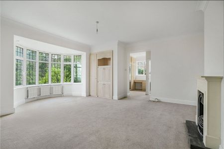 A five bedroom detached family home with a garage and off-street parking in Wendover. - Photo 3