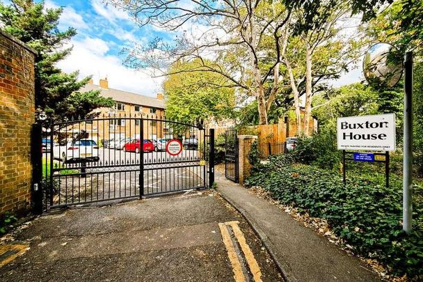 Buxton House, Snaresbrook, E11 - Photo 1