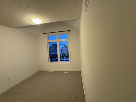 For Lease - 146 Sanders Road, Erin, Ontario - Photo 5