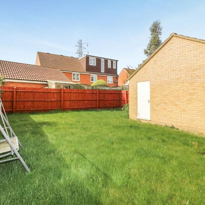 3 bedroom semi-detached house to rent - Photo 1