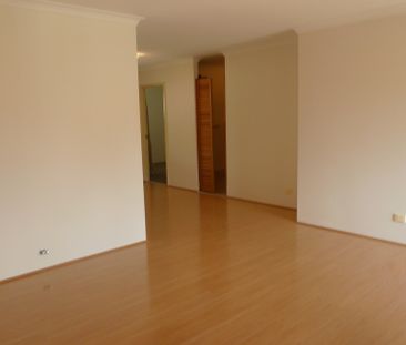 Perfectly located. - Photo 6