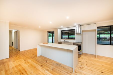 33 Buggy Crescent, McKellar ACT 2617 - House For Rent | Domain - Photo 5