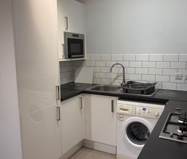 The Broadway, Mill Hill, London NW7 - Photo 2