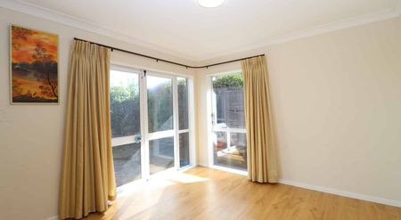 4 Bedrooms 2 bathrooms House - Photo 3